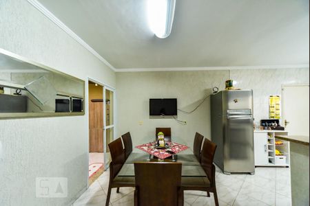 Casa à venda com 215m², 3 quartos e 5 vagas Casa à venda com 215m², 3 quartos e 5 vagasCozinha