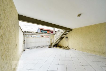 Casa à venda com 215m², 3 quartos e 5 vagas Casa à venda com 215m², 3 quartos e 5 vagasGaragem