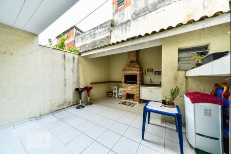 Casa à venda com 215m², 3 quartos e 5 vagas Casa à venda com 215m², 3 quartos e 5 vagasÁrea de Serviço / Quintal