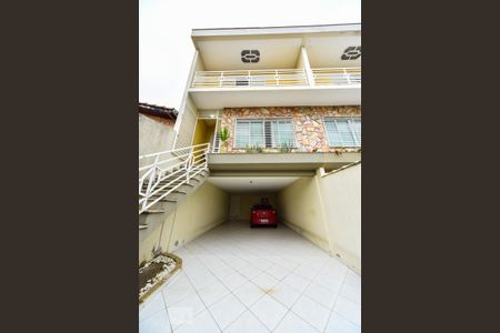 Casa à venda com 215m², 3 quartos e 5 vagas Casa à venda com 215m², 3 quartos e 5 vagasGaragem