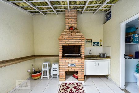 Casa à venda com 215m², 3 quartos e 5 vagas Casa à venda com 215m², 3 quartos e 5 vagasÁrea de Serviço / Quintal