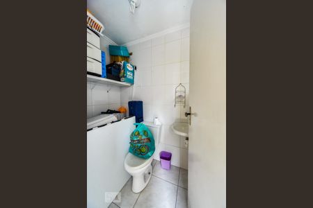 Casa à venda com 215m², 3 quartos e 5 vagas Casa à venda com 215m², 3 quartos e 5 vagasBanheiro de Serviço