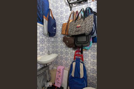 Banheiro de serviço de apartamento à venda com 2 quartos, 60m² em Todos Os Santos, Rio de Janeiro