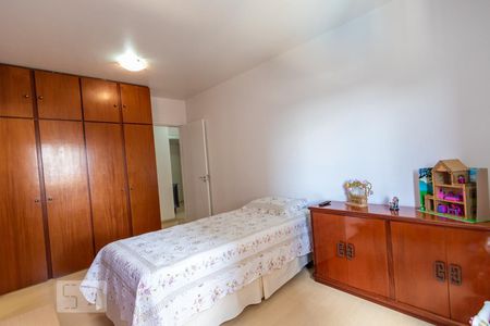 Apartamento à venda com 103m², 3 quartos e 2 vagasSuíte 2
