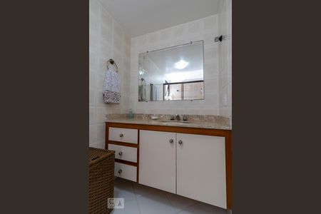 Apartamento à venda com 103m², 3 quartos e 2 vagasBanheiro da Suíte 2