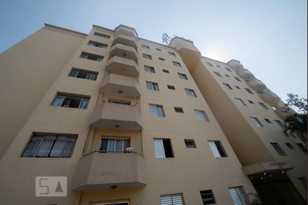 Apartamento para alugar com 70m², 2 quartos e 1 vaga Apartamento para alugar com 70m², 2 quartos e 1 vagaFachada do bloco