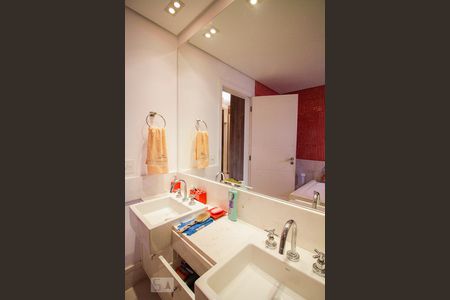 Apartamento para alugar com 260m², 4 quartos e 5 vagasBanheiro da Suíte 4