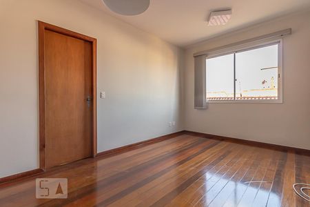 Sala de apartamento para alugar com 3 quartos, 83m² em Sagrada Família, Belo Horizonte