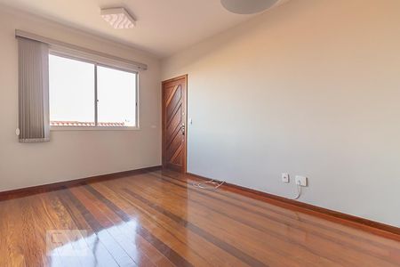 Sala de apartamento para alugar com 3 quartos, 83m² em Sagrada Família, Belo Horizonte