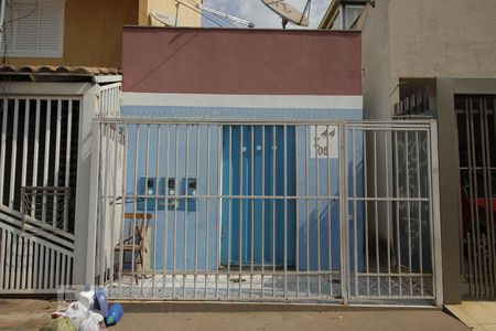 Casa para alugar com 64m², 2 quartos e sem vagaFachada