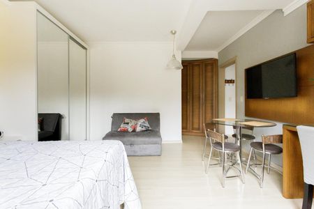 Quarto de kitnet/studio para alugar com 1 quarto, 47m² em Boa Vista, Porto Alegre