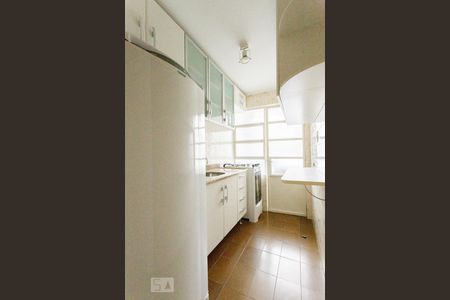 Cozinha de kitnet/studio para alugar com 1 quarto, 47m² em Boa Vista, Porto Alegre