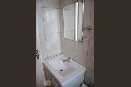 Banheiro de apartamento à venda com 1 quarto, 44m² em Partenon, Porto Alegre