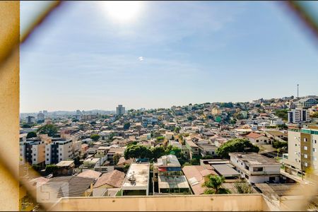 Vista de apartamento para alugar com 3 quartos, 111m² em Cachoeirinha, Belo Horizonte