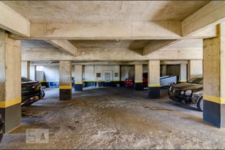Garagem de apartamento para alugar com 3 quartos, 111m² em Cachoeirinha, Belo Horizonte