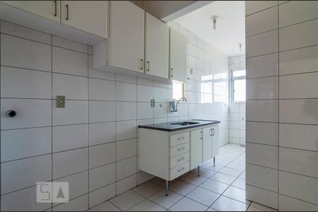 Cozinha de apartamento para alugar com 3 quartos, 111m² em Cachoeirinha, Belo Horizonte