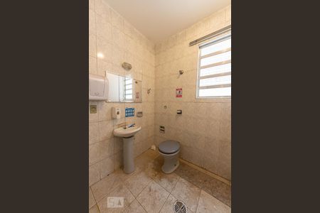 Banheiro 1 de casa à venda com 2 quartos, 250m² em Pinheiros, São Paulo