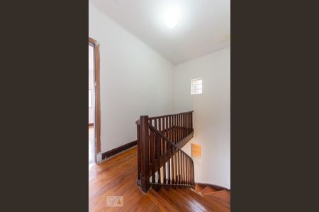 Hall superior da escada de casa à venda com 2 quartos, 250m² em Pinheiros, São Paulo