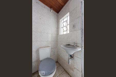 Casa à venda com 250m², 2 quartos e 1 vaga Casa à venda com 250m², 2 quartos e 1 vagaBanheiro - Edícula