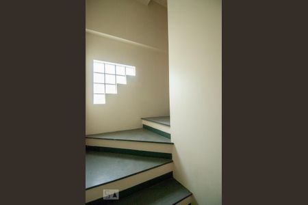 Casa à venda com 216m², 4 quartos e 3 vagas Casa à venda com 216m², 4 quartos e 3 vagasAcesso para Sotão