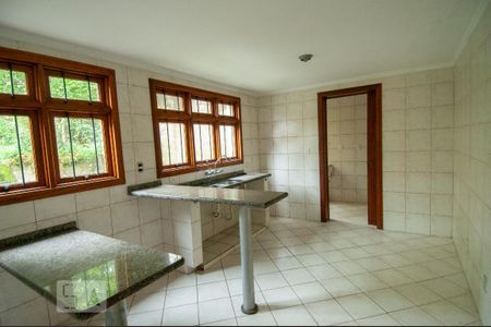 Casa à venda com 216m², 4 quartos e 3 vagas Casa à venda com 216m², 4 quartos e 3 vagasCozinha