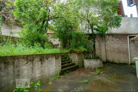 Casa à venda com 216m², 4 quartos e 3 vagas Casa à venda com 216m², 4 quartos e 3 vagasQuintal