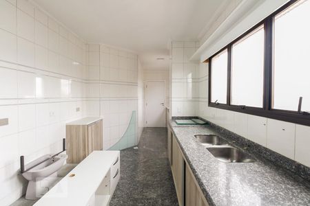 Apartamento à venda com 126m², 3 quartos e 2 vagas Apartamento à venda com 126m², 3 quartos e 2 vagasCozinha