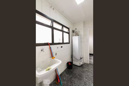 Apartamento à venda com 126m², 3 quartos e 2 vagas Apartamento à venda com 126m², 3 quartos e 2 vagasÁrea de serviço