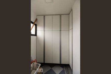 Apartamento à venda com 126m², 3 quartos e 2 vagas Apartamento à venda com 126m², 3 quartos e 2 vagasQuarto de serviço