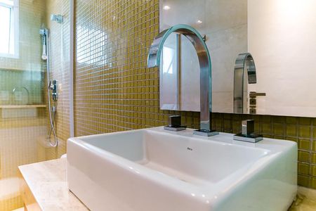 Casa à venda com 270m², 2 quartos e 3 vagas Casa à venda com 270m², 2 quartos e 3 vagasBanheiro