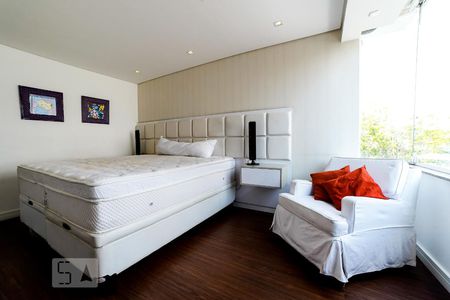 Suíte de casa à venda com 2 quartos, 270m² em Vila Maria Alta, São Paulo