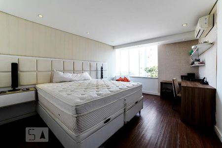 Suíte de casa à venda com 2 quartos, 270m² em Vila Maria Alta, São Paulo