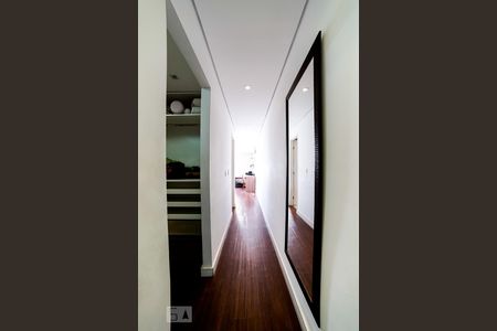 Corredor Suíte de casa à venda com 2 quartos, 270m² em Vila Maria Alta, São Paulo
