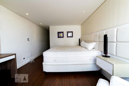 Casa à venda com 270m², 2 quartos e 3 vagas Casa à venda com 270m², 2 quartos e 3 vagasSuíte