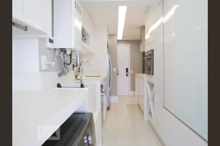 Cozinha e Área de Serviço de apartamento para alugar com 2 quartos, 81m² em Butantã, São Paulo