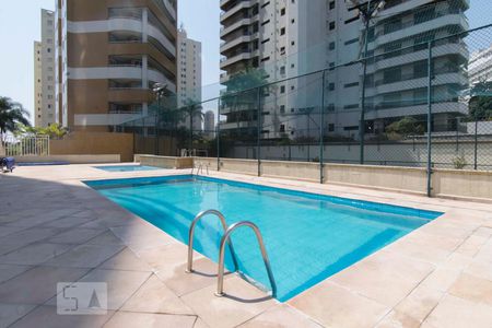 Apartamento à venda com 140m², 3 quartos e 4 vagasPiscina