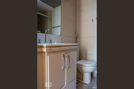 Apartamento para alugar com 130m², 3 quartos e 2 vagas Apartamento para alugar com 130m², 3 quartos e 2 vagasBanheiro da suíte