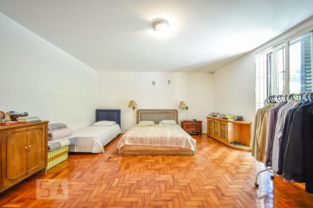 Casa à venda com 500m², 3 quartos e 4 vagasQuarto 3 - Suíte