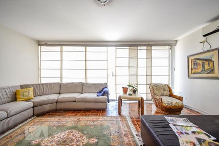 Casa à venda com 500m², 3 quartos e 4 vagasSala de TV