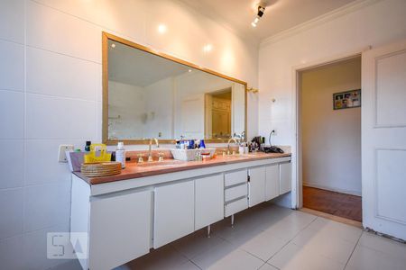 Casa à venda com 500m², 3 quartos e 4 vagasBanheiro do Quarto 3