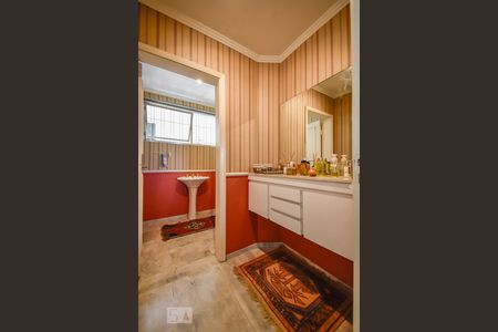 Casa à venda com 500m², 3 quartos e 4 vagasLavabo