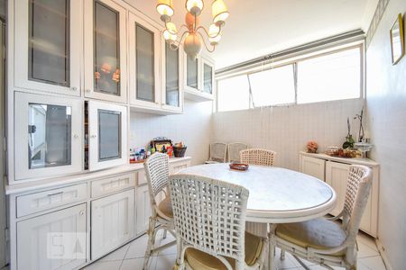 Casa à venda com 500m², 3 quartos e 4 vagasCopa