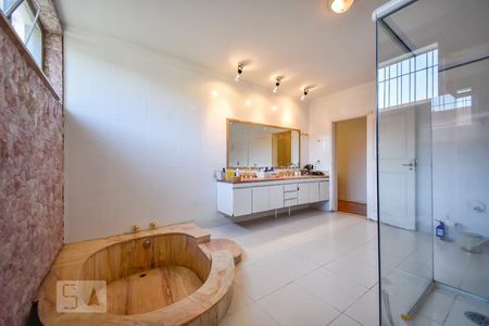 Casa à venda com 500m², 3 quartos e 4 vagasBanheiro do Quarto 3