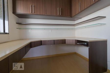 Apartamento à venda com 170m², 3 quartos e 2 vagasEscritório