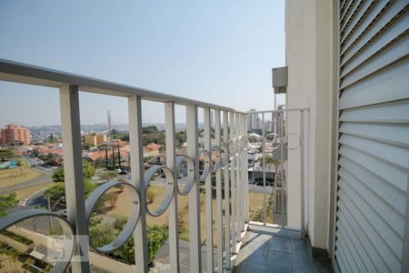 Apartamento à venda com 170m², 3 quartos e 2 vagasSacada do Quarto 2