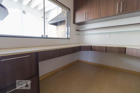 Apartamento à venda com 170m², 3 quartos e 2 vagasEscritório