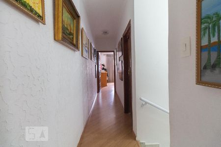 Casa à venda com 299m², 4 quartos e 6 vagasCorredor