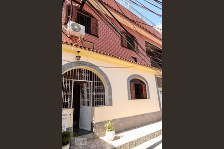 Casa à venda com 364m², 4 quartos e 3 vagasFachada