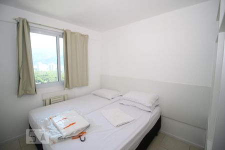 Suíte de apartamento para alugar com 2 quartos, 55m² em Curicica, Rio de Janeiro