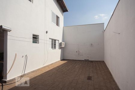 Casa à venda com 270m², 4 quartos e 8 vagasQuintal do fundo